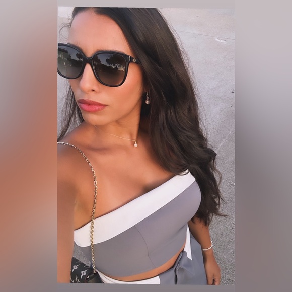 ⭐️Like this post to be notified when I go live⭐️ - Picture 2 of 4